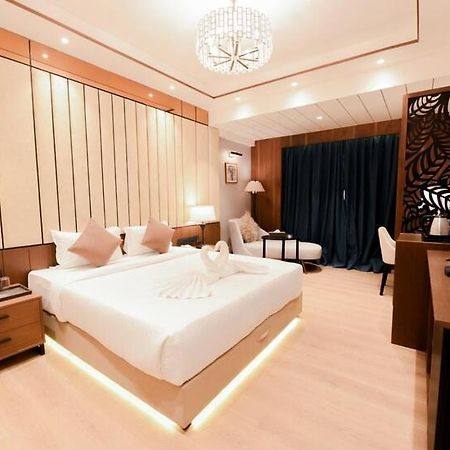 Hotel Avinash International Jagdalpur Exteriör bild