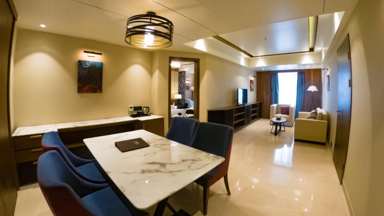 Hotel Avinash International Jagdalpur Exteriör bild