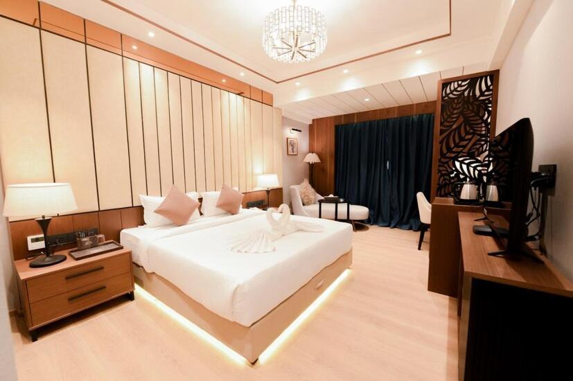 Hotel Avinash International Jagdalpur Exteriör bild