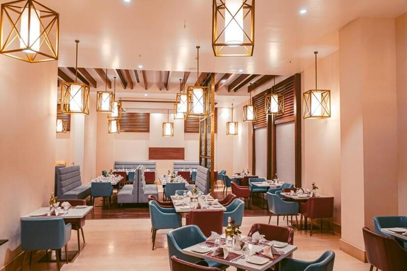 Hotel Avinash International Jagdalpur Exteriör bild