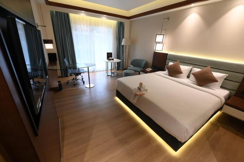 Hotel Avinash International Jagdalpur Exteriör bild